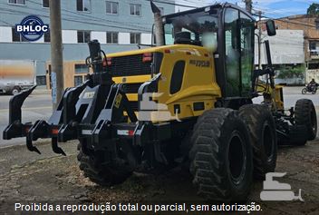 Motoniveladora New Holland RG170B