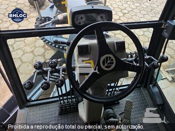 Motoniveladora New Holland RG170B