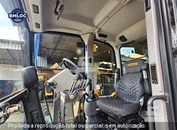Motoniveladora New Holland RG170B