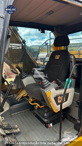 Escavadeira Caterpillar 320GC