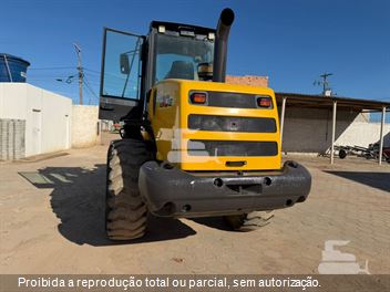Pá Carregadeira New Holland W130 B