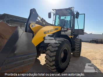 Pá Carregadeira New Holland W130 B