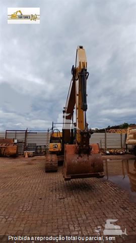 Escavadeira Caterpillar 320