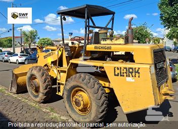 Pá Carregadeira Michigan 75III