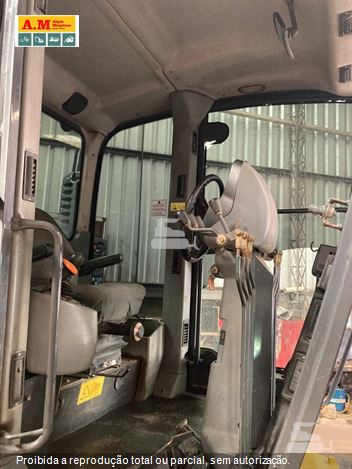 Motoniveladora New Holland RG140B