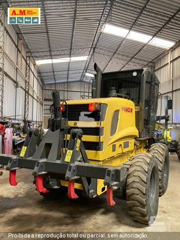 Motoniveladora New Holland RG140B