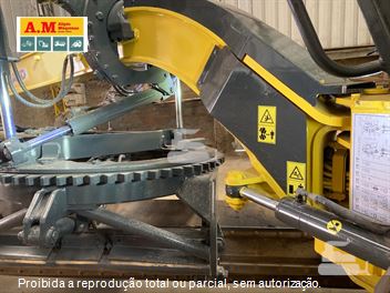 Motoniveladora New Holland RG140B