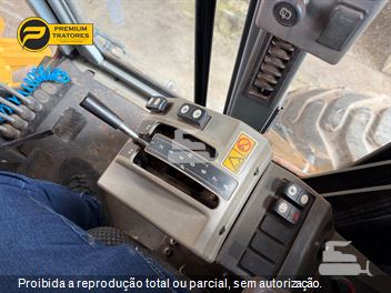 Motoniveladora Caterpillar 140K
