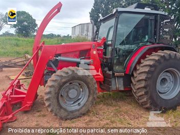Trator Agrícola Massey Ferguson MF6713