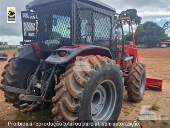 Trator Agrícola Massey Ferguson MF6713