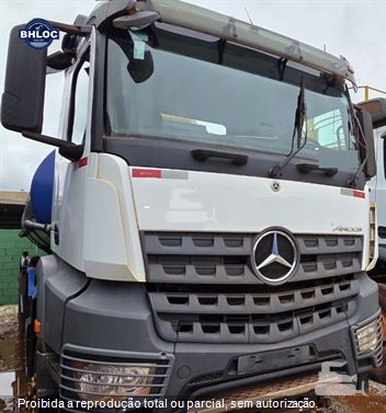 Caminhão Mercedes-Benz AROCS 4851 K 8x4 (diesel)(E5)