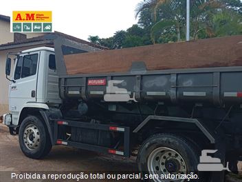 Caminhão Mercedes-Benz 1718 2p (diesel)