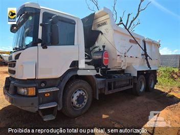 Caminhão Scania P-360 B 6x4 2p (Diesel) (E5)