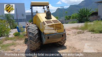 Rolo Compactador Bomag BW 212 D-40