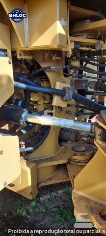 Pá Carregadeira Caterpillar 966L