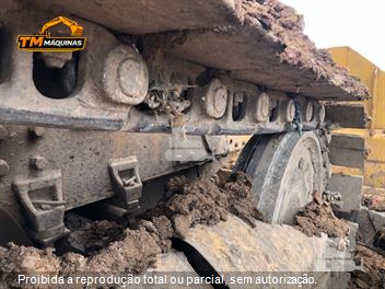 Trator de Esteira Caterpillar D4E