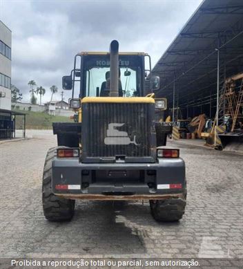 Pá Carregadeira Komatsu WA200