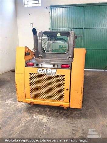 Mini-Carregadeira Case SR150