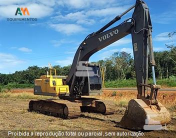 Escavadeira Volvo EC220DL