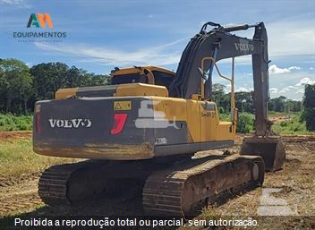 Escavadeira Volvo EC220DL