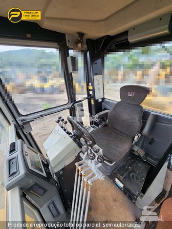 Motoniveladora Caterpillar 140K