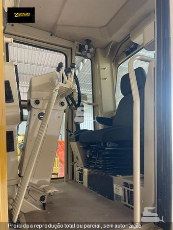 Motoniveladora Caterpillar 140K