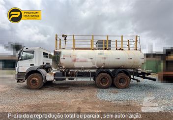 Caminhão Mercedes-Benz Axor 3131 6x4 2p (diesel)(E5)