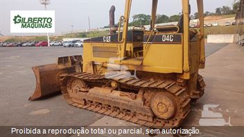 Trator de Esteira Caterpillar D4C