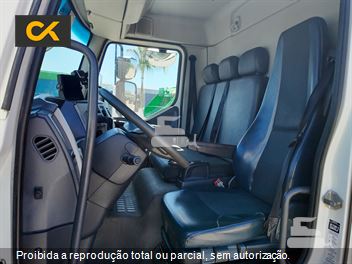 Caminhão Volvo VM 270 8x2 2p (Diesel) (E5)