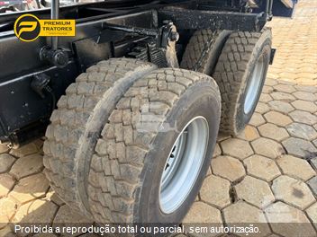 Caminhão Volkswagen 31-330 E Constellation 6x4 2p (Diesel)(E5)