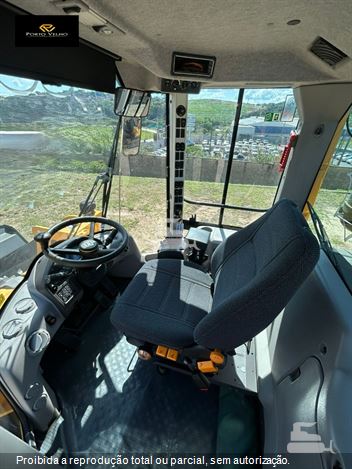 Pá Carregadeira Volvo L120 F