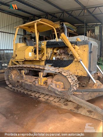 Trator de Esteira Caterpillar D6D