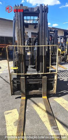 Empilhadeira Yale GLP050MX