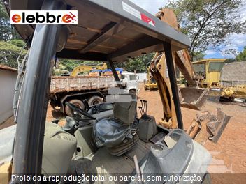 Retro Escavadeira Case 580M