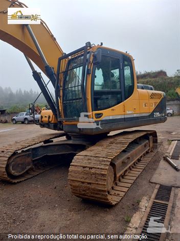 Escavadeira Hyundai R220LC-9