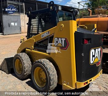 Mini-Carregadeira Caterpillar 226B 3