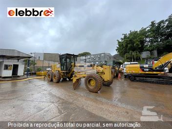 Motoniveladora Caterpillar 140K