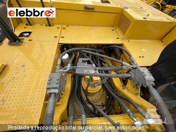 Escavadeira Caterpillar 336