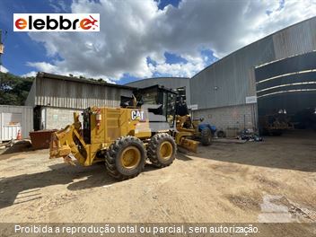 Motoniveladora Caterpillar 140