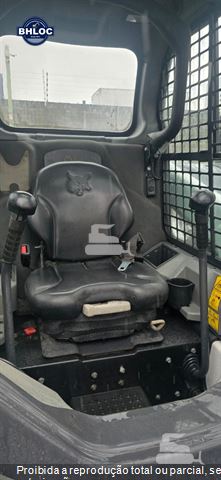 Mini-Carregadeira Bobcat S450