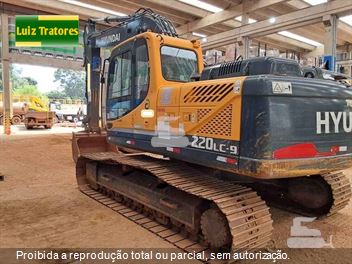 Escavadeira Hyundai R220LC-9