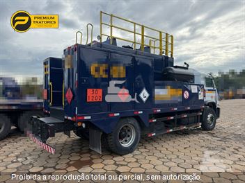 Caminhão Volkswagen 17-180 WORKER 3-Eixos 2p (diesel)