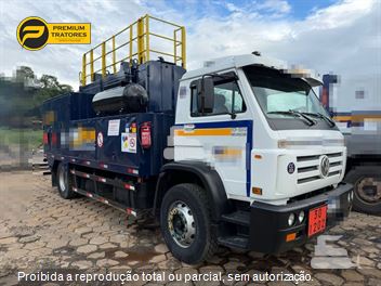 Caminhão Volkswagen 17-180 WORKER 3-Eixos 2p (diesel)