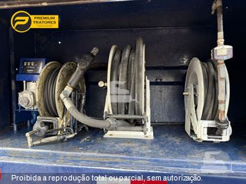 Caminhão Volkswagen 17-180 WORKER 3-Eixos 2p (diesel)