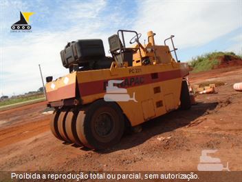 Rolo Compactador Dynapac CP221