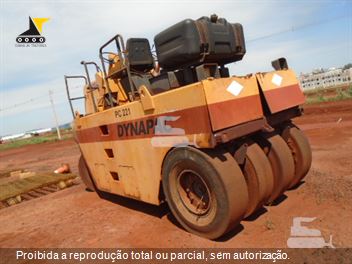 Rolo Compactador Dynapac CP221