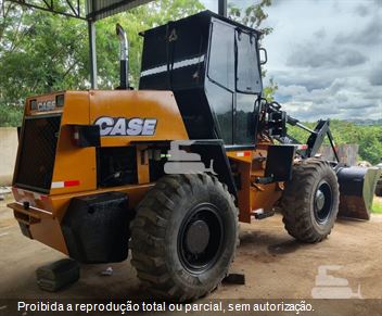 Pá Carregadeira Case W20E