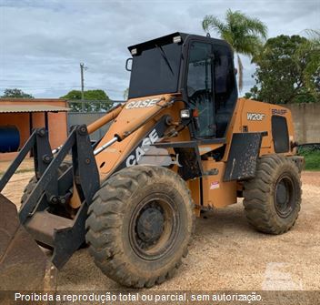Pá Carregadeira Case W20F