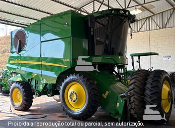 Colheitadeira John Deere S440