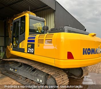 Escavadeira Komatsu PC210